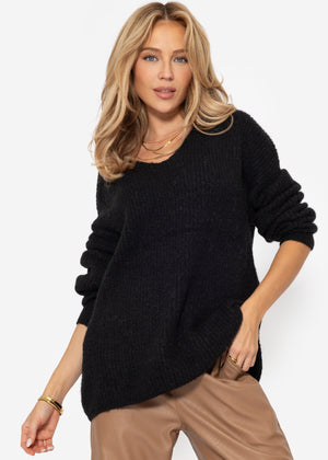 Ribbed V-neck sweater - black