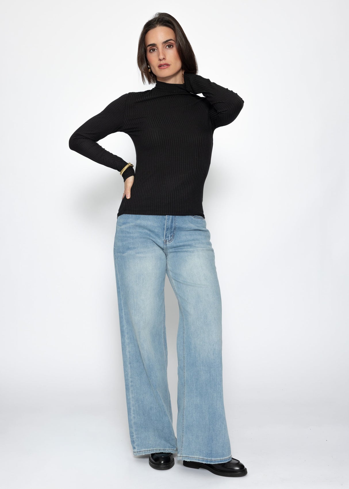 Ribbed long-sleeved shirt with stand-up collar - black