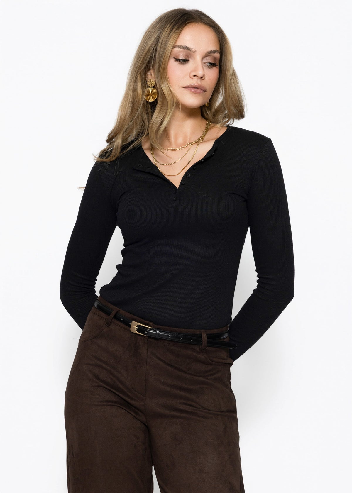 Geripptes Langarmshirt mit Knopfleiste - schwarz