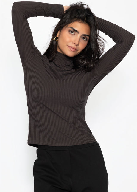 Geripptes Langarmshirt mit Stehkragen - braun von SASSYCLASSY