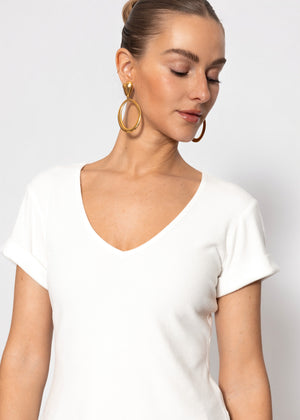 Geripptes T-Shirt mit V-Ausschnitt - offwhite