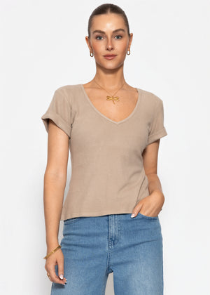 Geripptes T-Shirt mit V-Ausschnitt - taupe