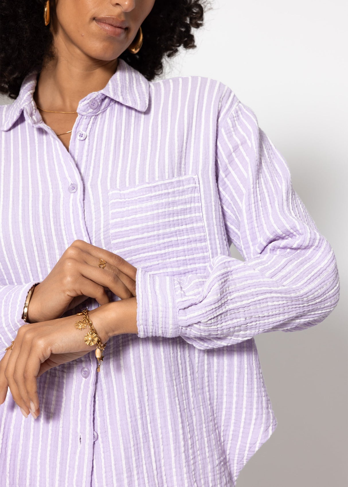 Gestreifte Musselin Hemdbluse - flieder