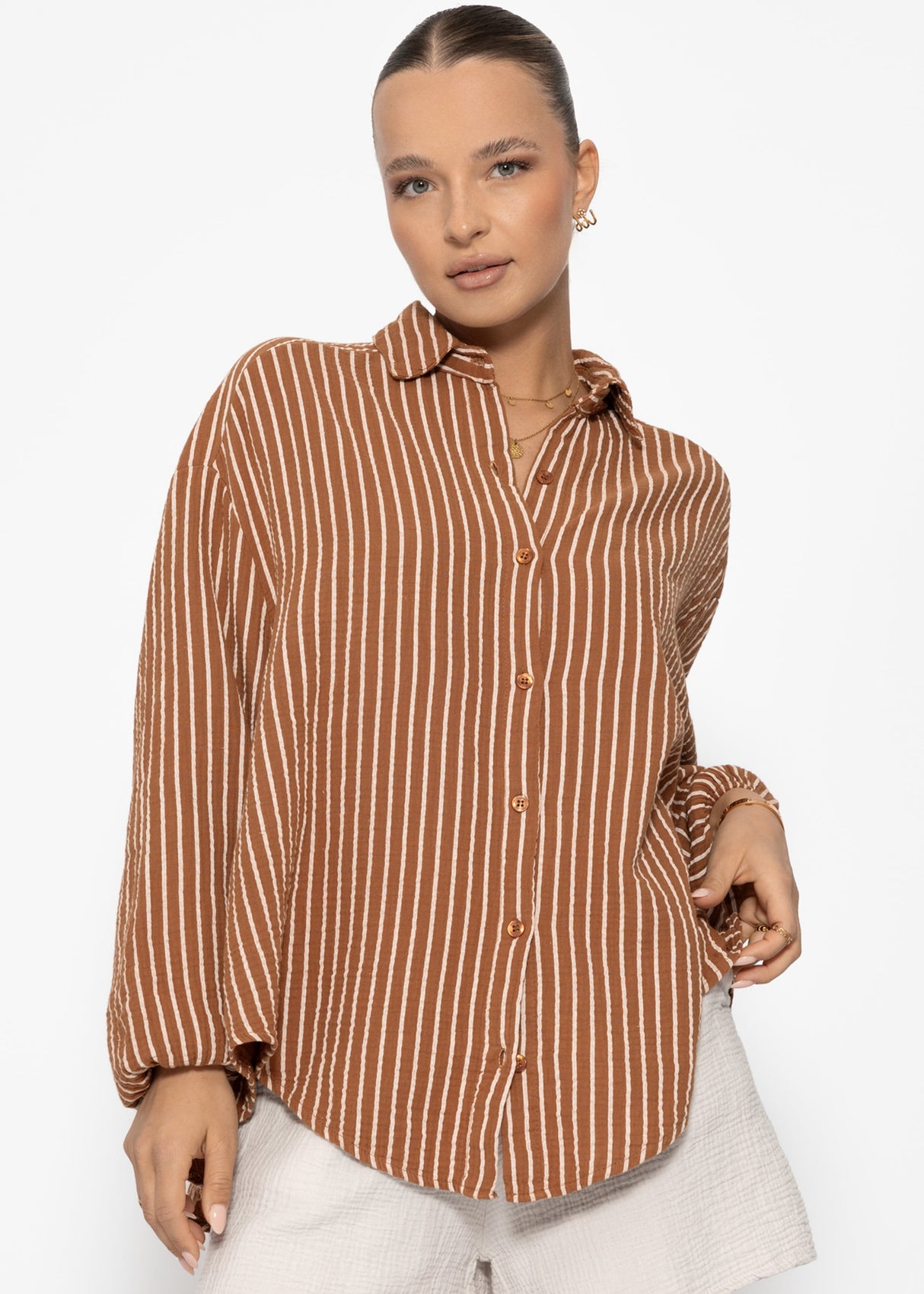 Gestreifte oversize Musselin Bluse - cognac