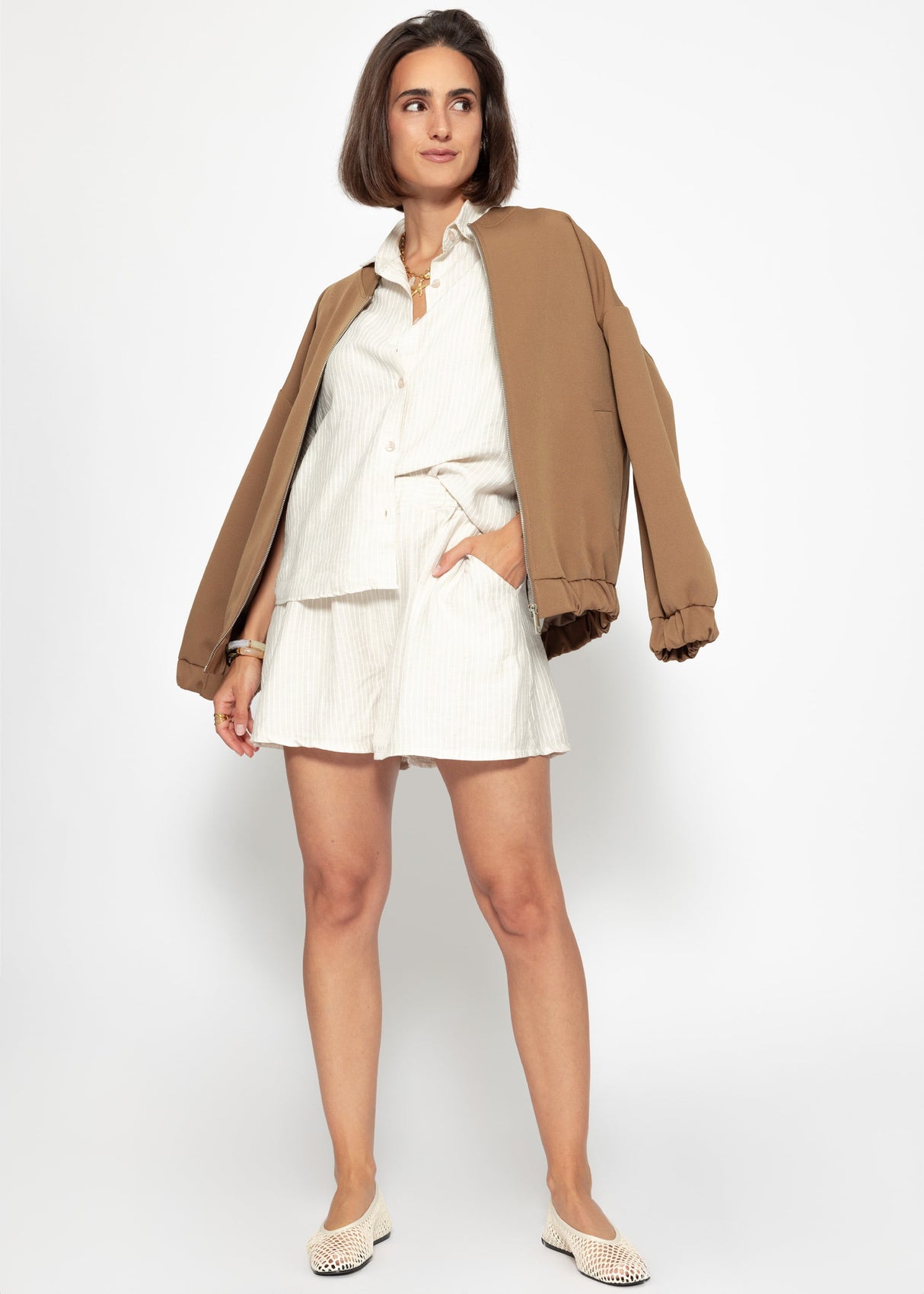 Striped shorts - light beige