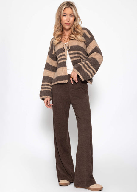 Gestreifte Strickjacke mit Schleifenverschluss - braun-beige