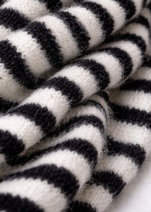 Gestreifter Dreiecksschal - schwarz-offwhite