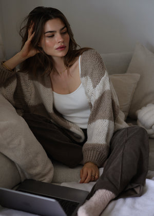 Gestreifter oversize Cardigan - taupe