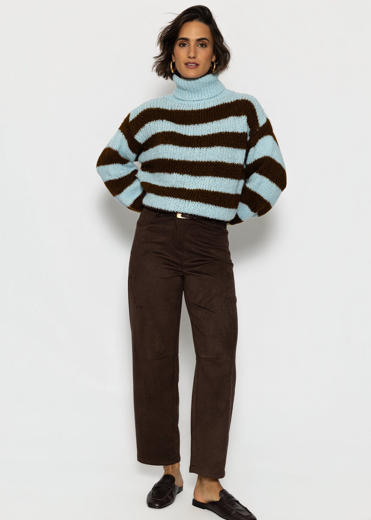 Gestreifter oversize Rollkragenpullover - hellblau-braun