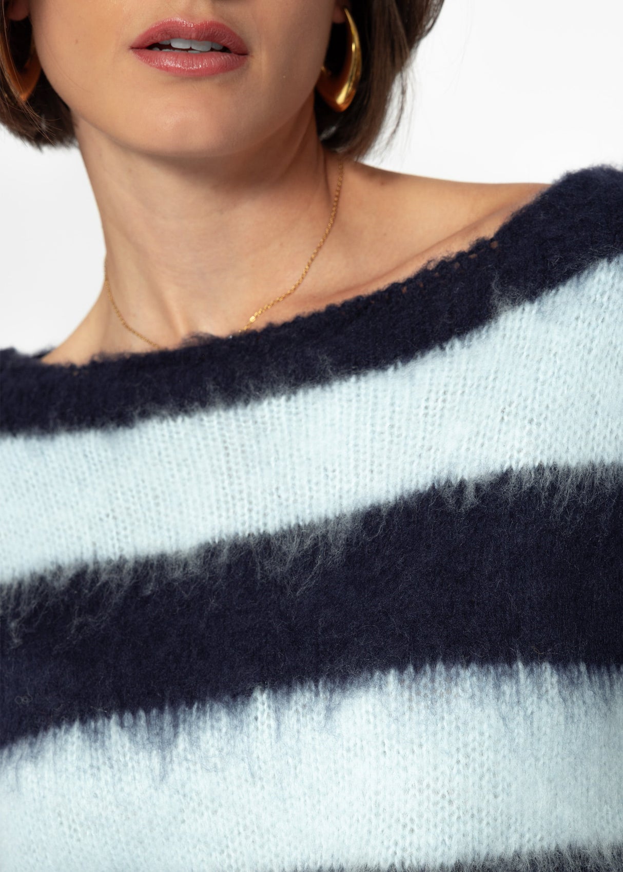 Gestreifter Pullover - blau