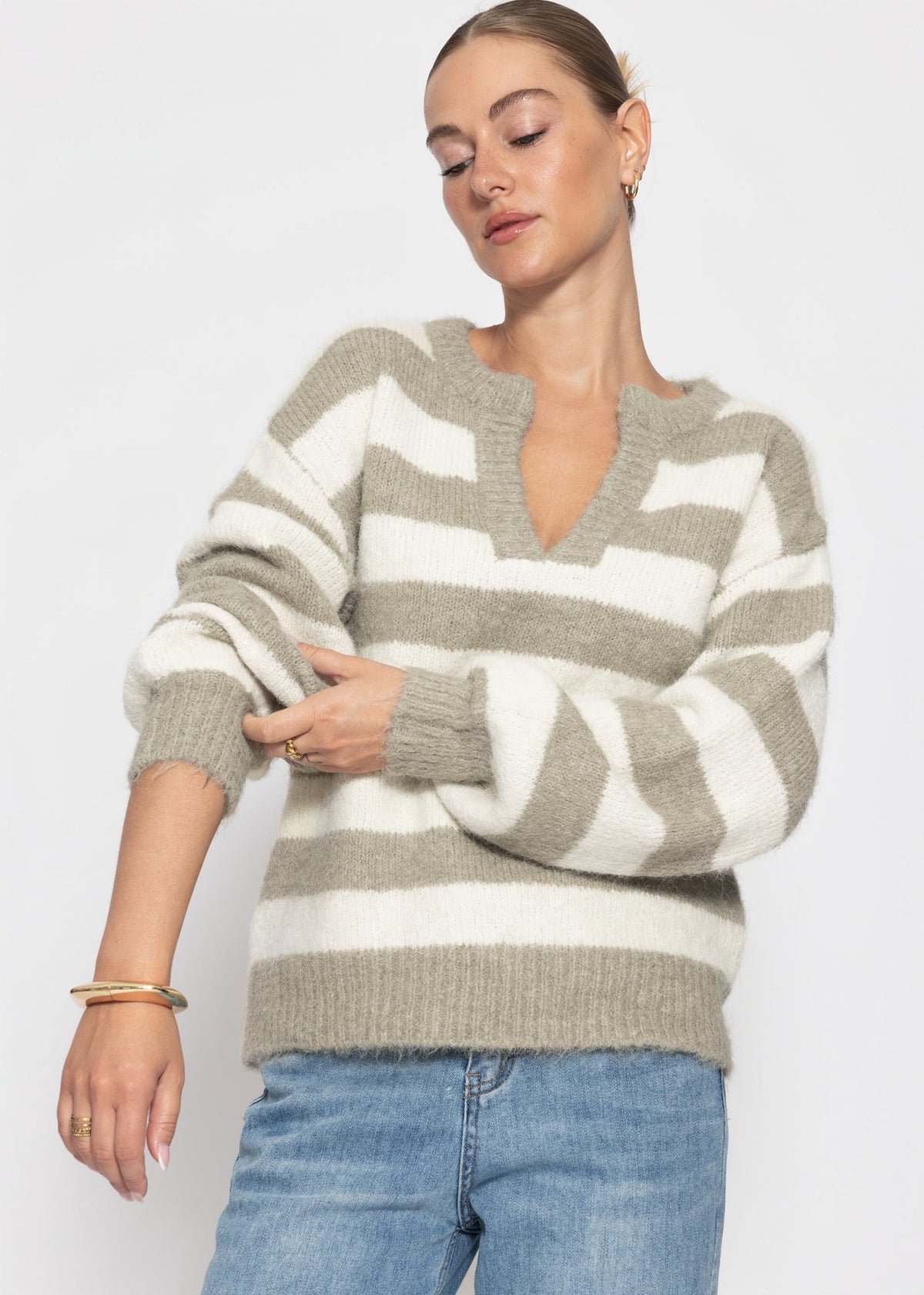 Gestreifter Pullover mit Blende - taupe-offwhite