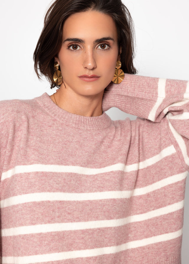 Gestreifter Strickpullover mit Seitenschlitzen - altrosa