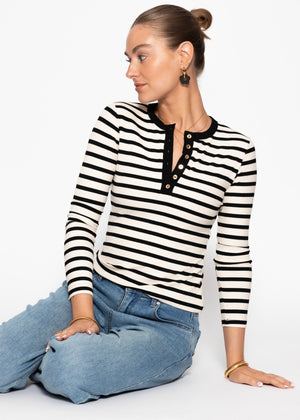 Gestreiftes Langarmshirt mit Knopfleiste - schwarz-weiß