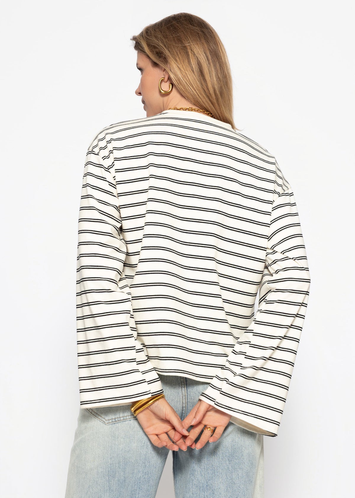 Gestreiftes Langarmshirt mit weiten Ärmeln - offwhite