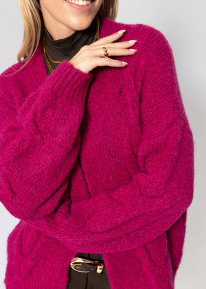Grob gestrickter Cardigan mit Zopfmuster - beere