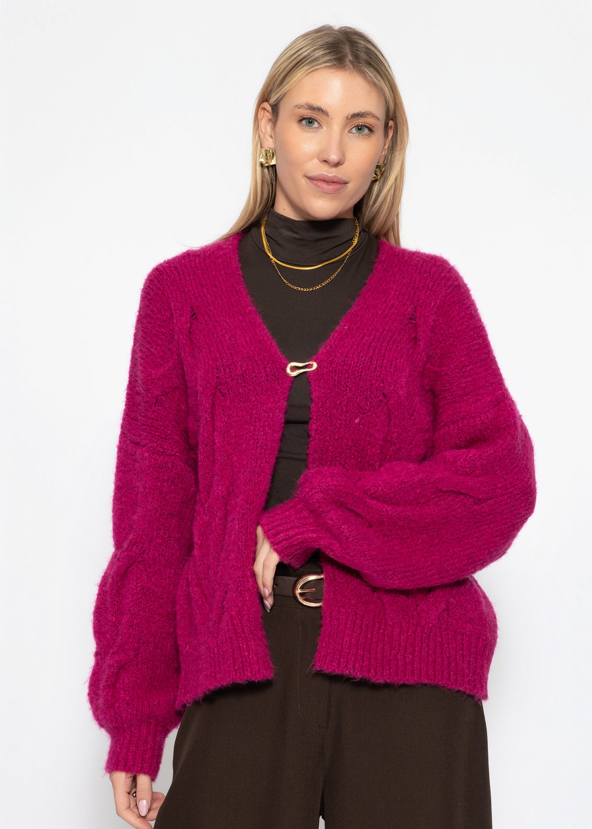 Chunky knit cardigan with cable pattern - berry