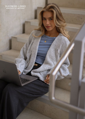 Chunky knit cardigan with cable pattern - light grey