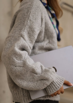 Chunky knit cardigan with cable pattern - light grey