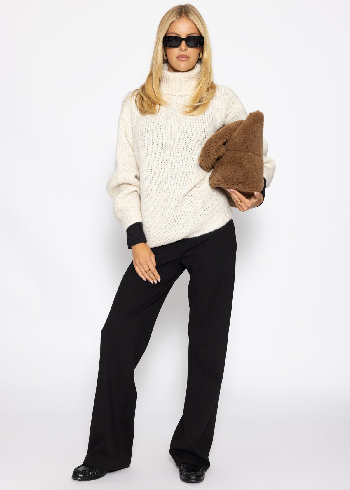Grober Strickpullover mit Rollkragen - offwhite
