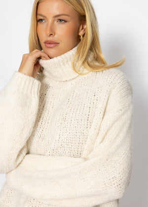 Grober Strickpullover mit Rollkragen - offwhite
