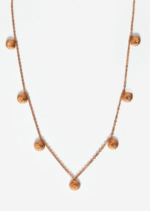 Halskette mit Muscheln - gold