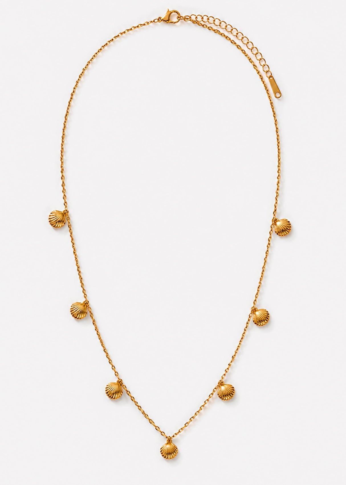 Halskette mit Muscheln - gold