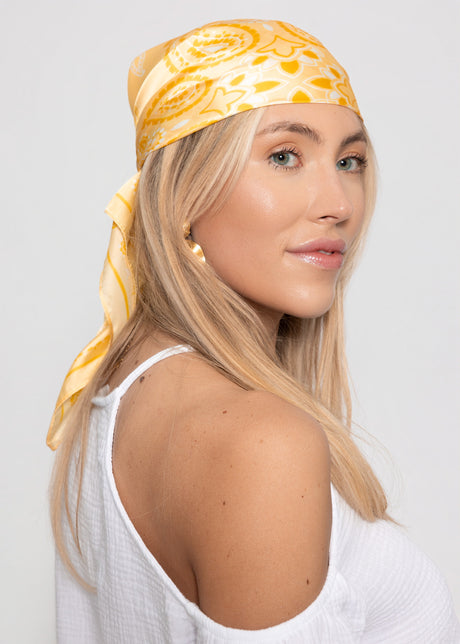 Neckerchief with bandana print - yellow