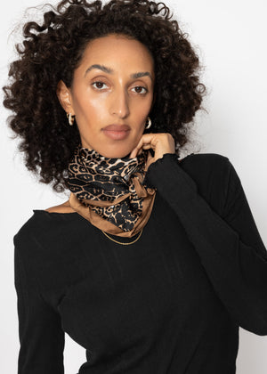 Scarf with leo print - brown