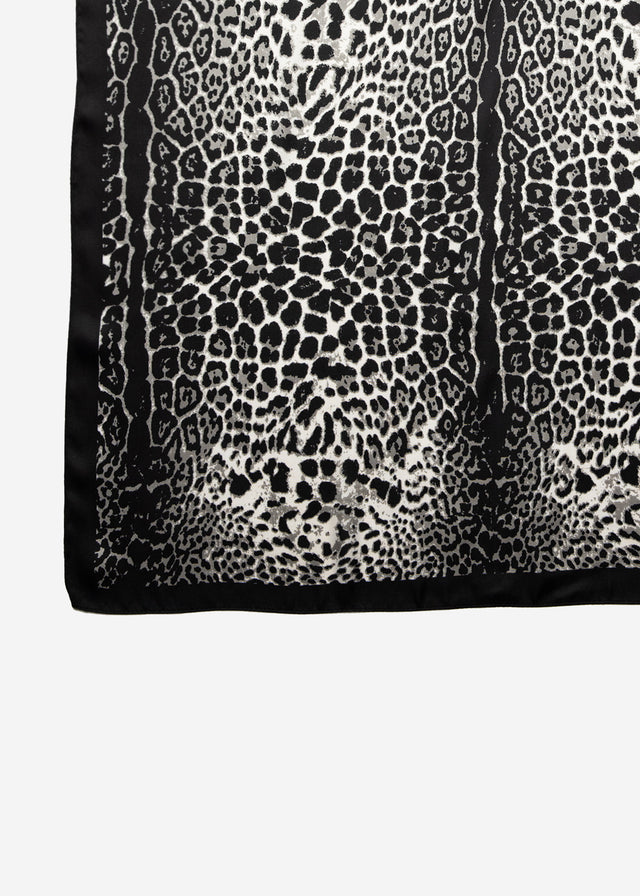 Neckerchief with leopard print - black