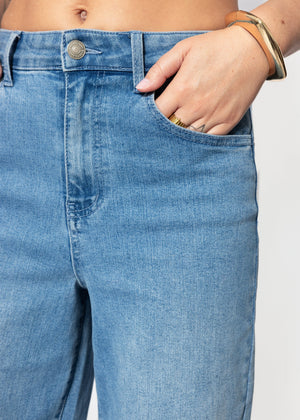 High Waist Jeans mit weitem Bein - hellblau