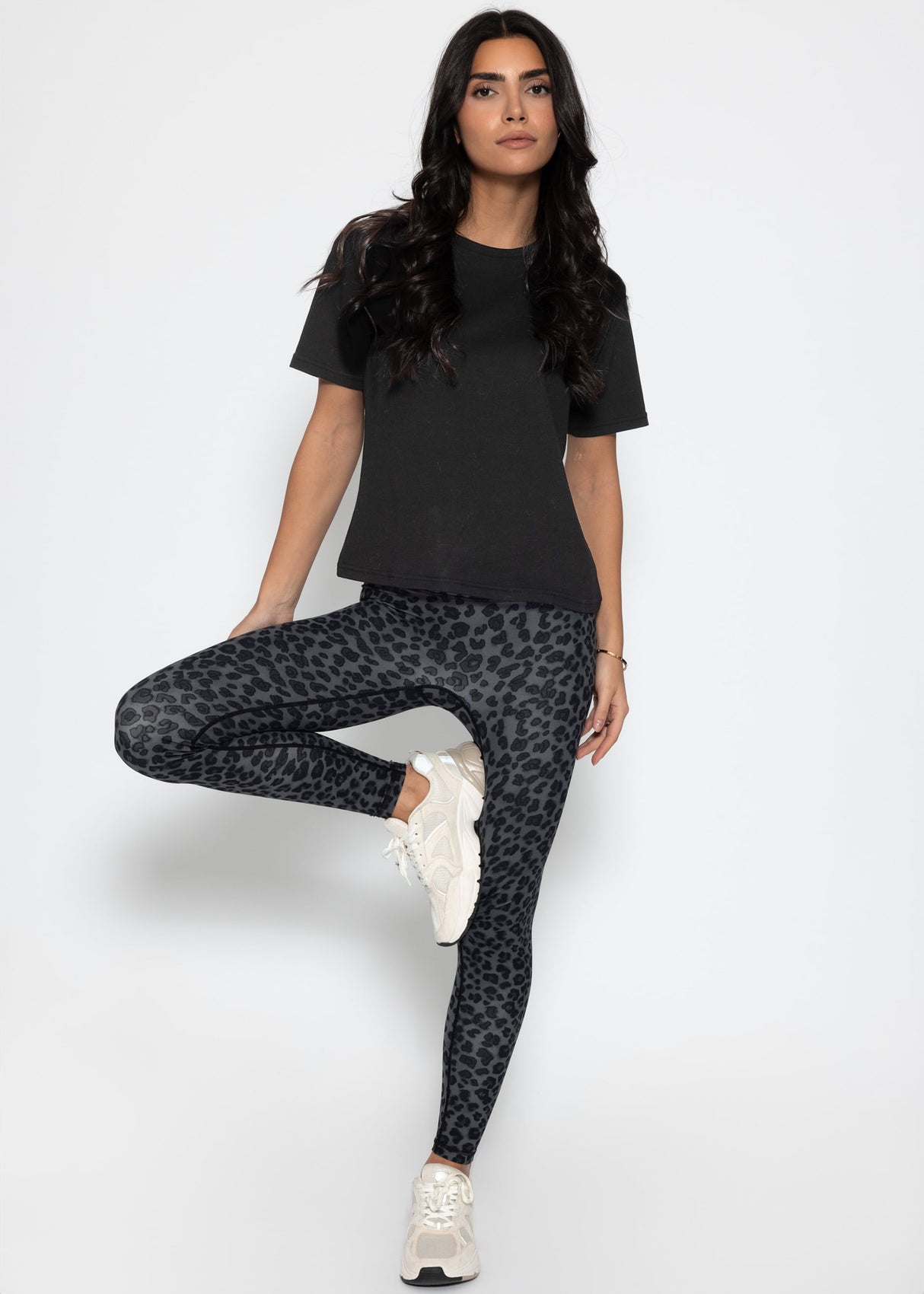 High Waist Sportleggings mit Leo-Print - grau
