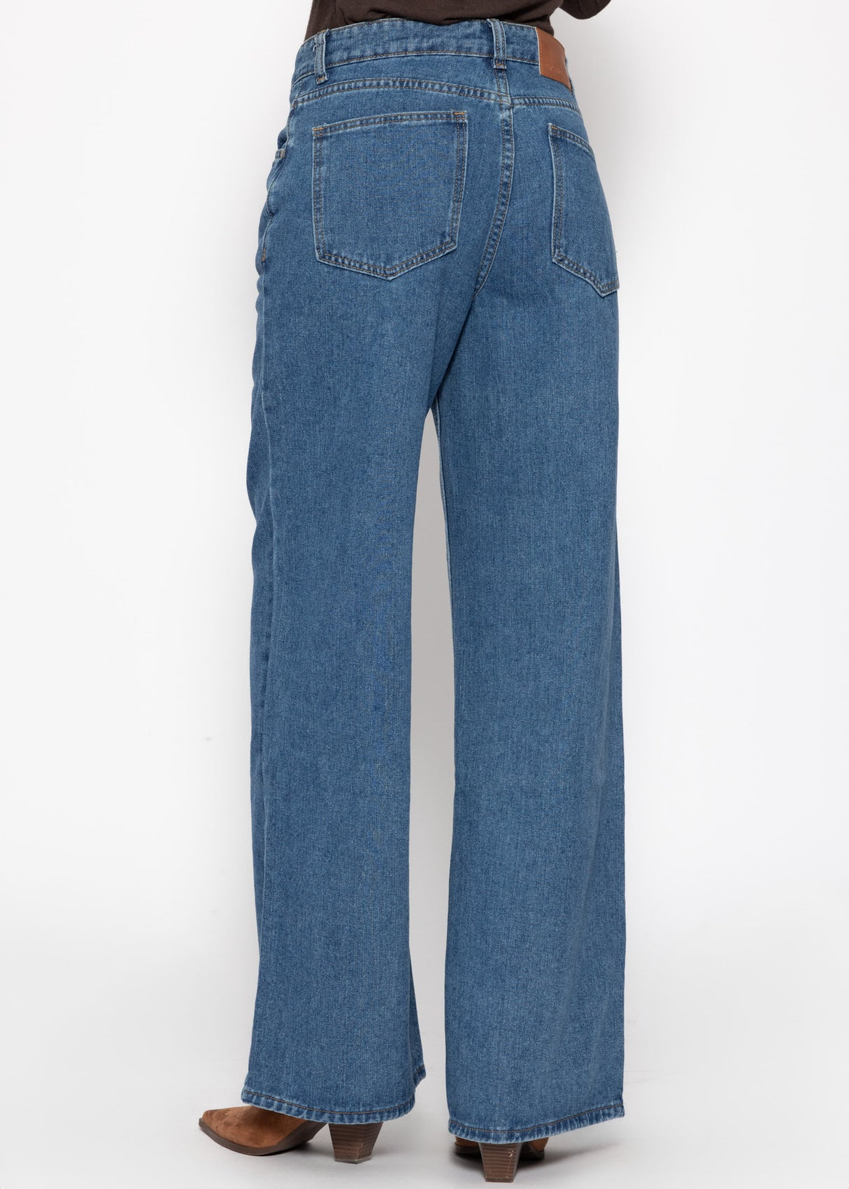 High-waisted jeans with diagonal zipper - blue