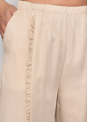 Pants with a wide leg and rüsch details - beige