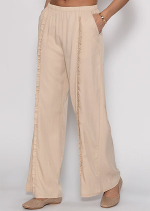 Pants with a wide leg and rüsch details - beige