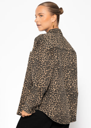 Hemdjacke aus Jeans mit Leo-Print - beige