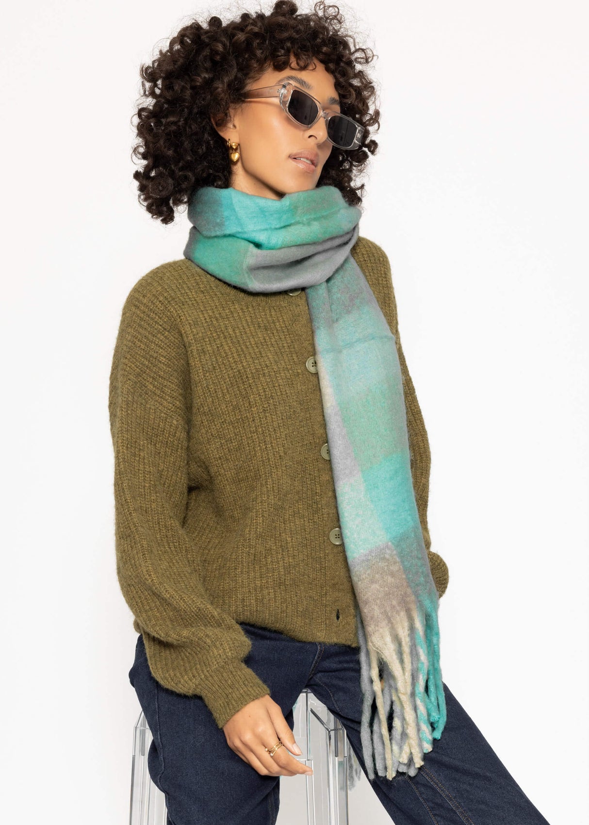 Checkered fluffy scarf with fringe - green