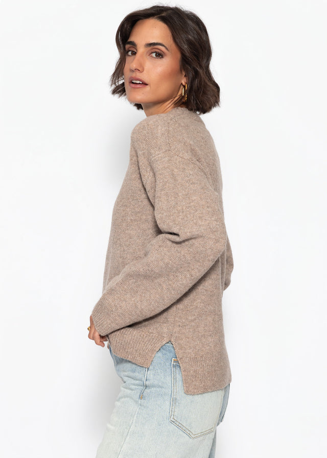 Classic crew neck jumper - camel