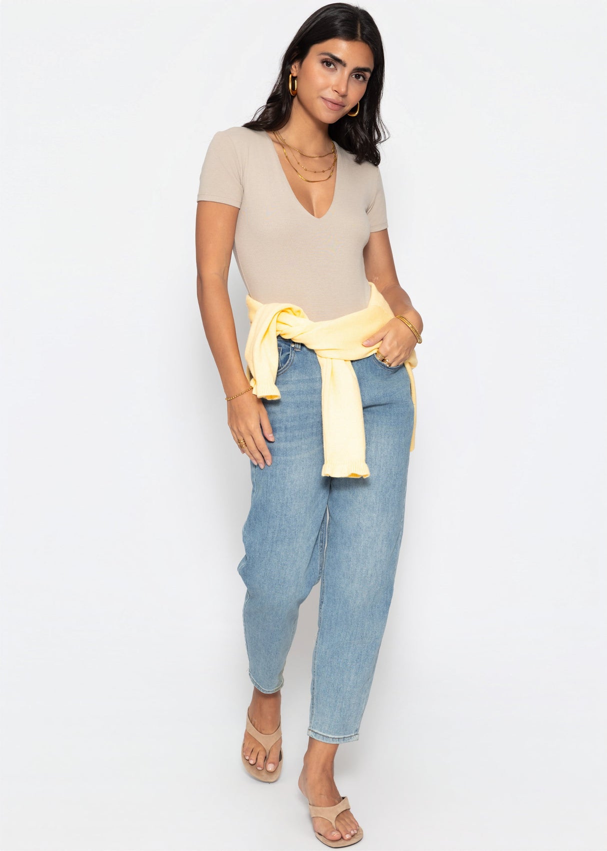 Short sleeve bodysuit with V-neck - beige