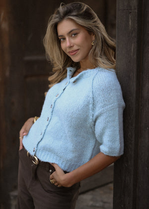 Kurzarm Cardigan mit Außennähten - hellblau