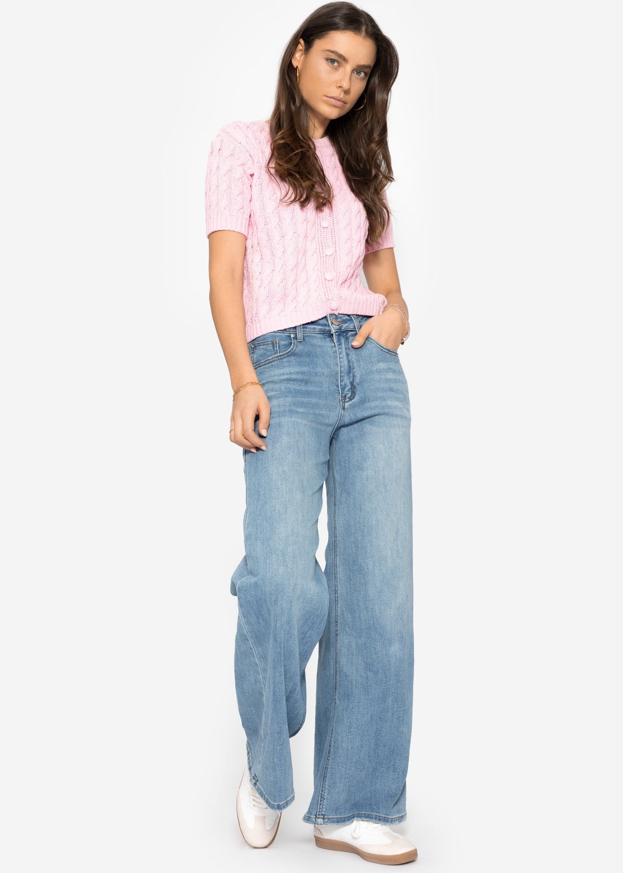 Short sleeve cardigan with cable knit pattern - pink