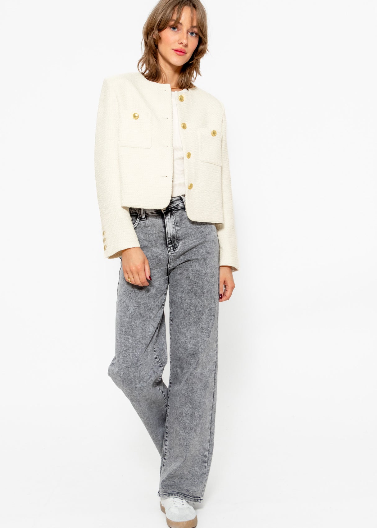 Short jacket with gold-colored buttons - off-white
