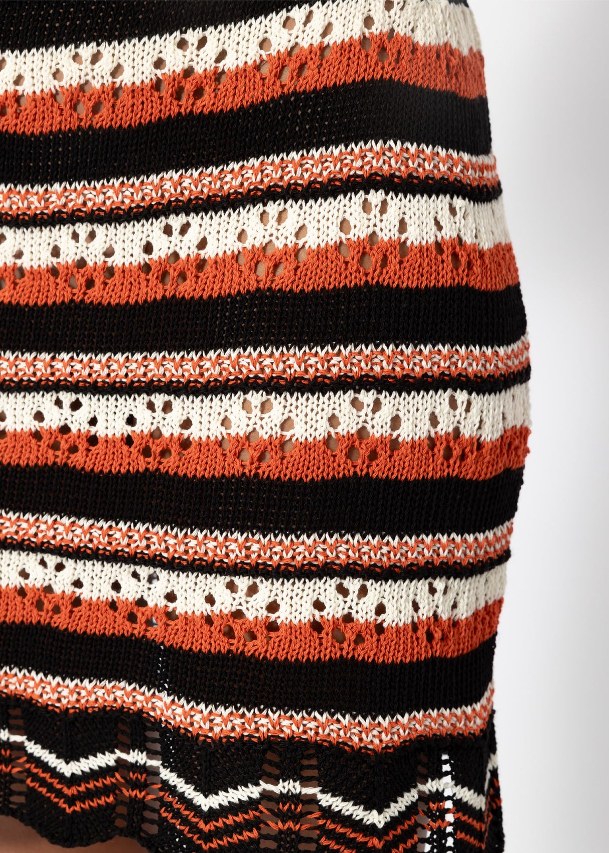 Short knit skirt with zigzag pattern - black-off-white-lobster