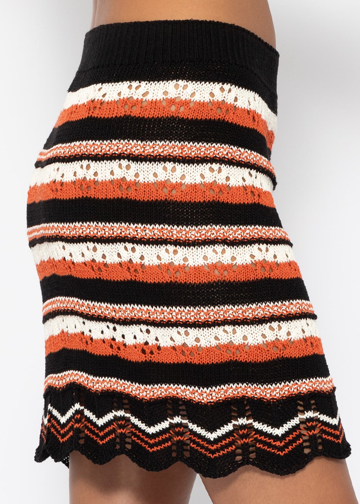 Short knit skirt with zigzag pattern - black-off-white-lobster