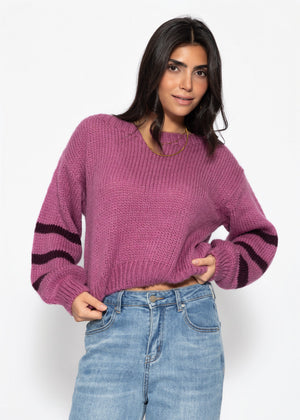 Kurzer Strickpullover mit gestreiften Ärmeln - beere