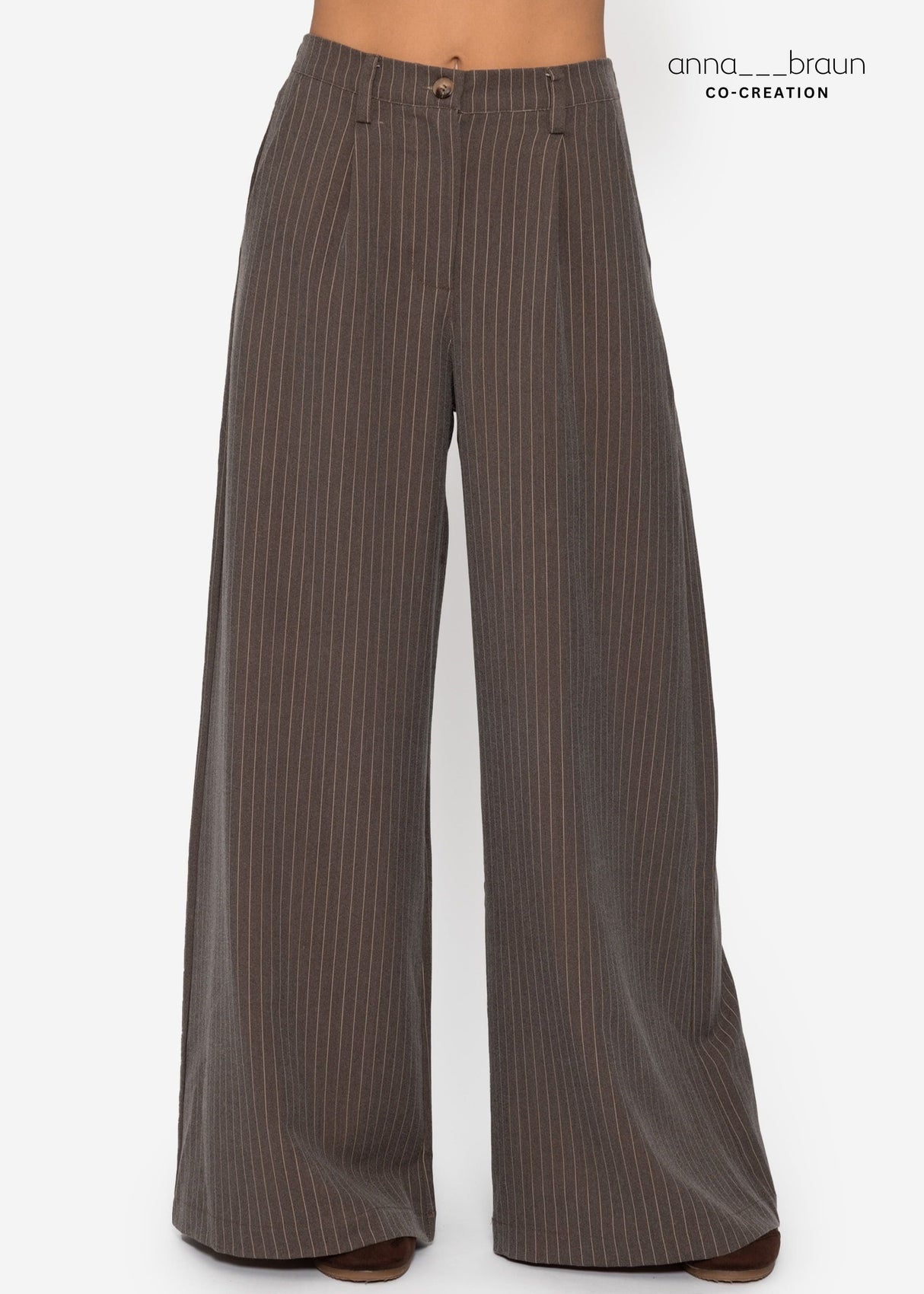 Casual suit pants with pinstripes - brown