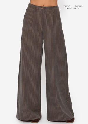 Casual suit pants with pinstripes - brown