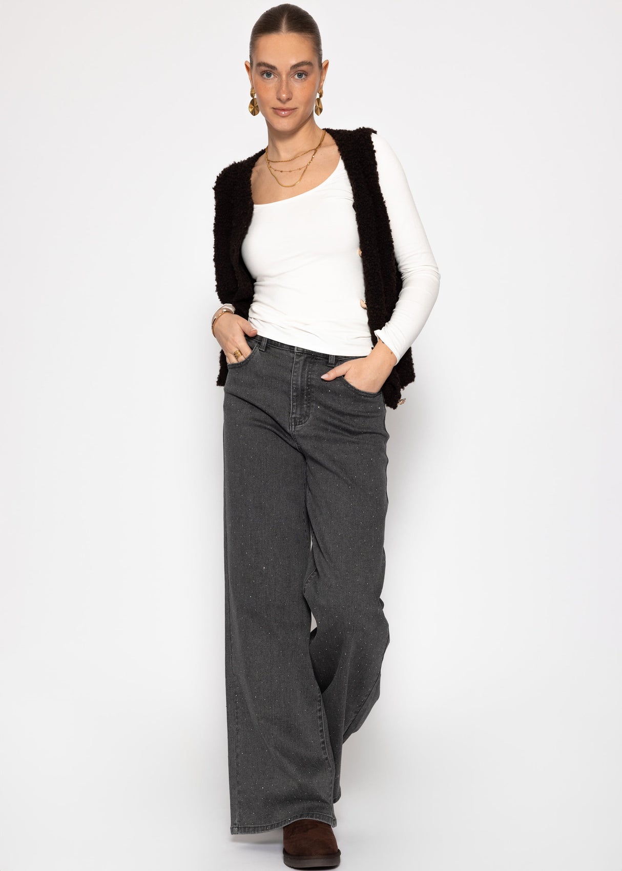 Long-sleeved shirt with neckline - off-white