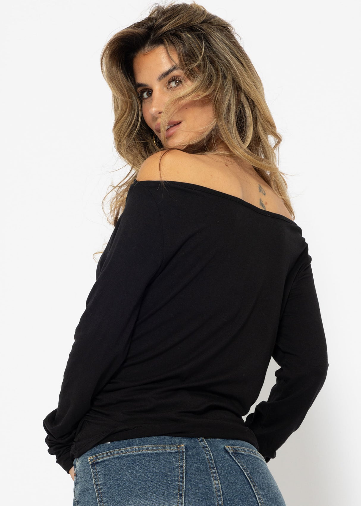 Long-sleeved shirt with gathers - black