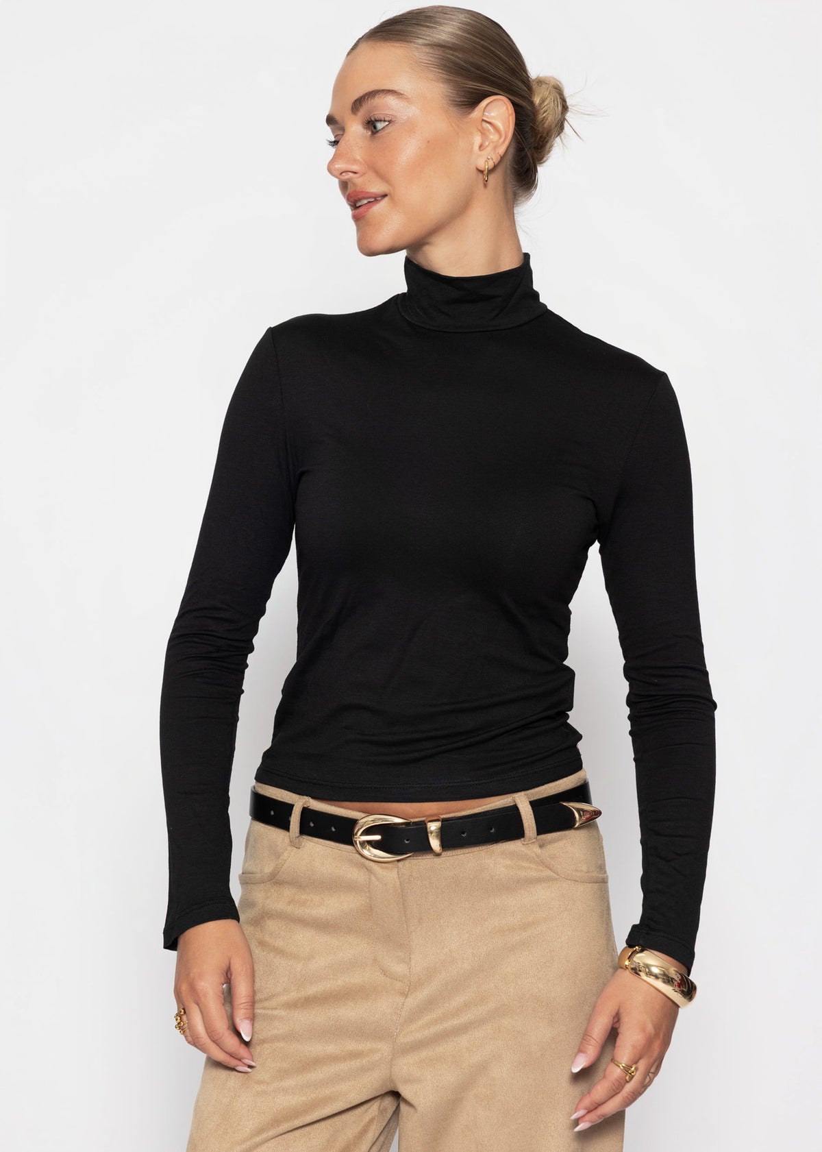 Long-sleeved turtleneck shirt - black