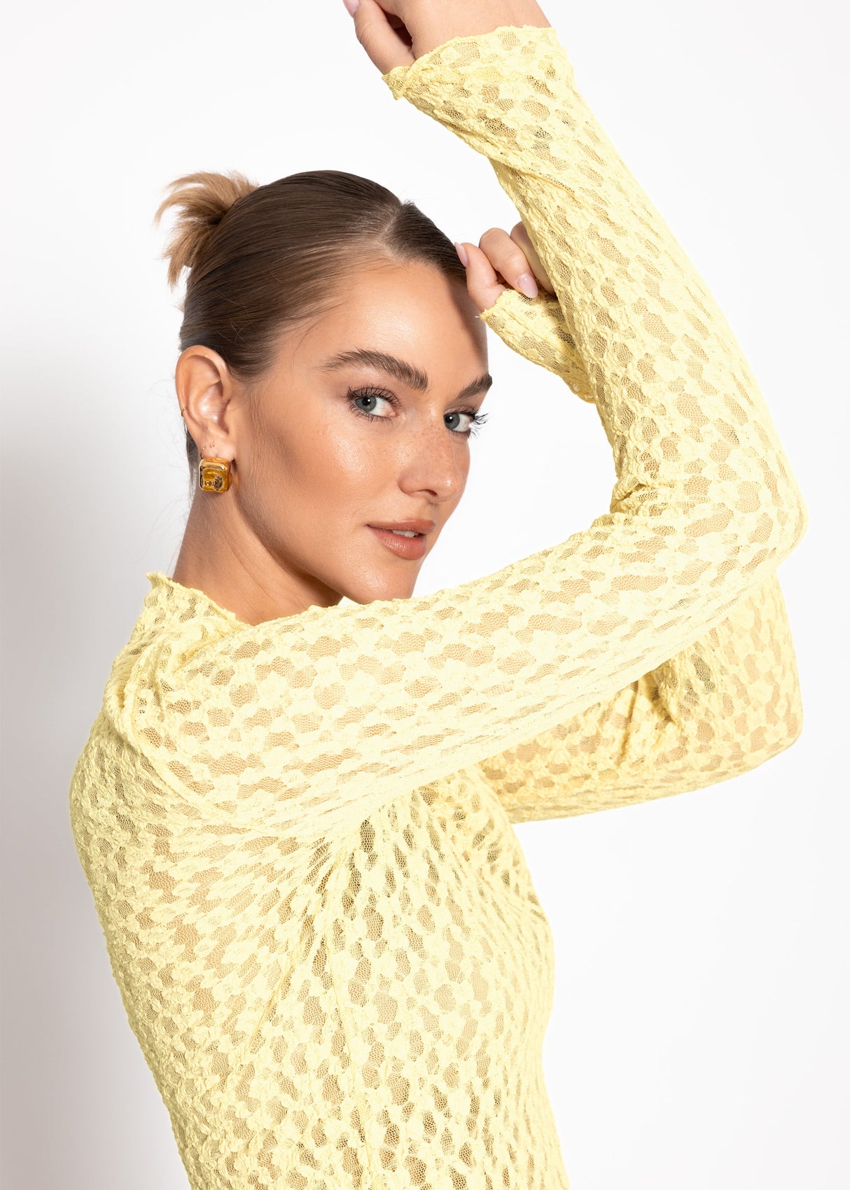 Langarmshirt aus Spitze - gelb